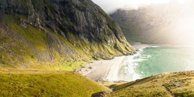 市场洞察与数据研究的伦理边界：构建用户隐私保护下的情报分析框架